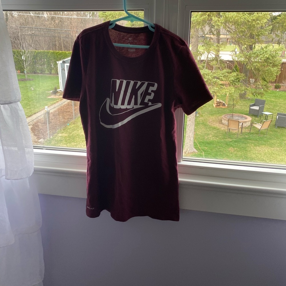 NIKE red top